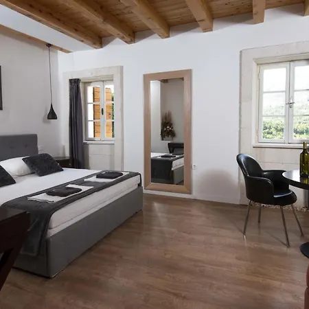 Village Property Trusa 4* Tugare