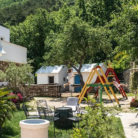 Guest house Village Property Trusa