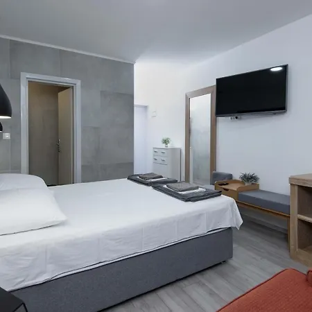 Village Trusa بيت ضيافة Tugare