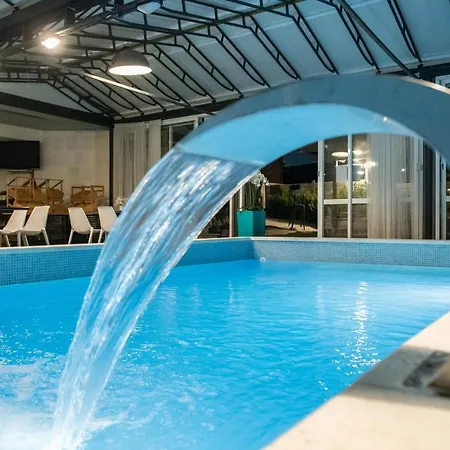 بيت ضيافة Village Trusa