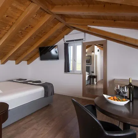 Village Trusa بيت ضيافة Tugare