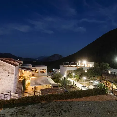 Village Trusa Tugare