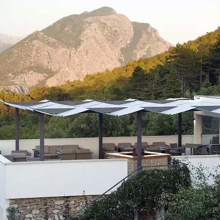 بيت ضيافة Village Trusa