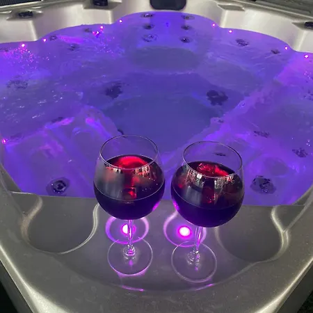 Village Trusa بيت ضيافة Tugare