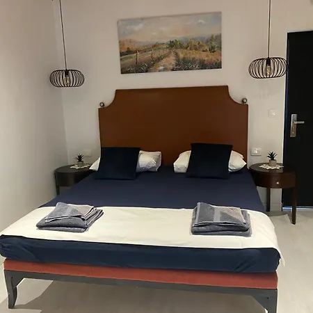 بيت ضيافة Village Trusa